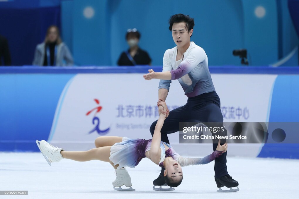 Цзясюань Чжан / Ихан Хуан