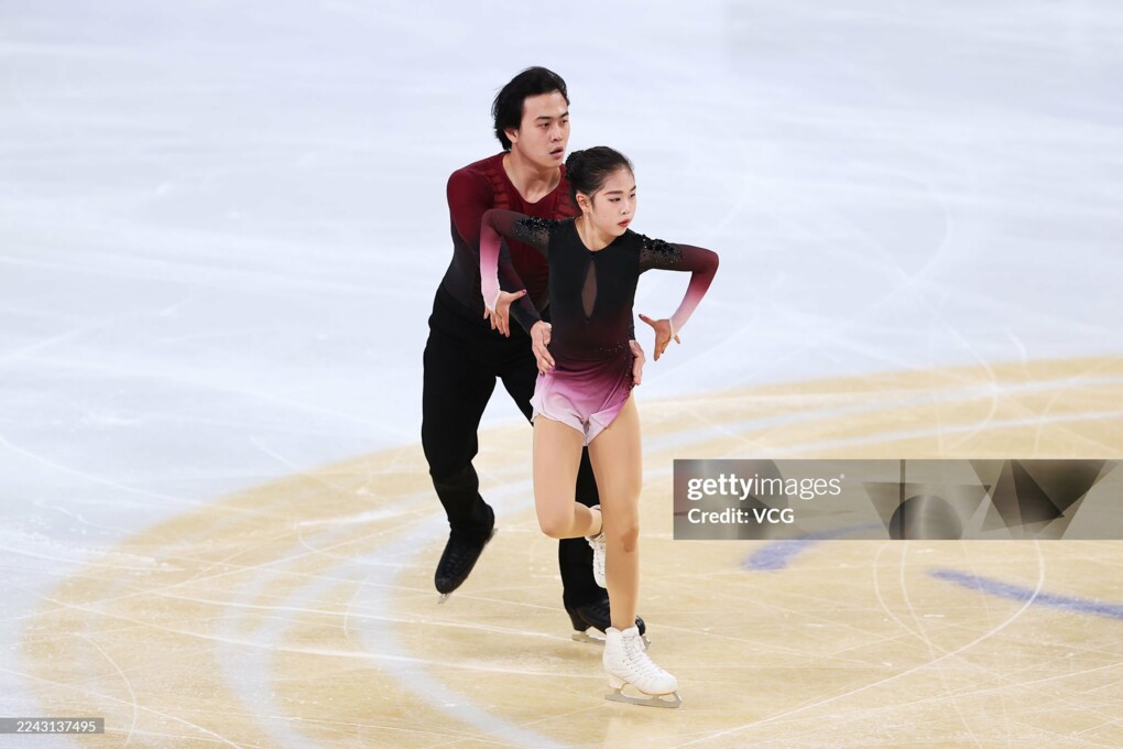 Цзясюань Чжан / Ихан Хуан