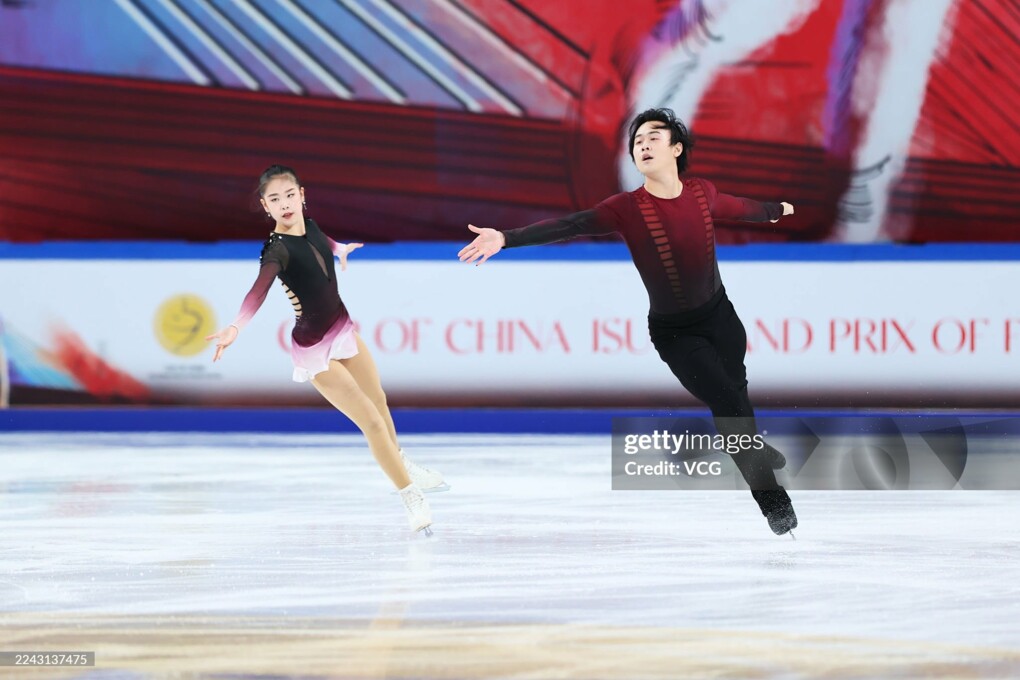 Цзясюань Чжан / Ихан Хуан