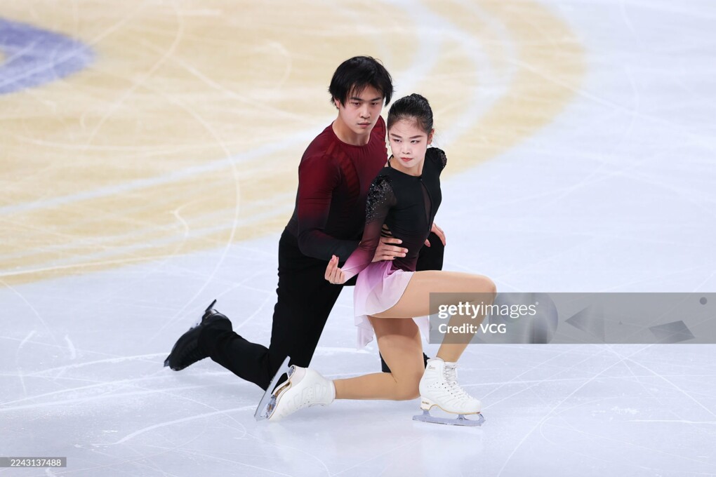 Цзясюань Чжан / Ихан Хуан