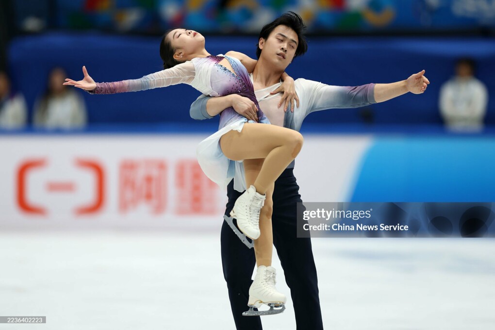 Цзясюань Чжан / Ихан Хуан