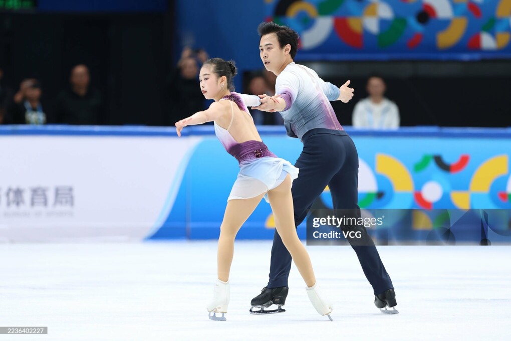 Цзясюань Чжан / Ихан Хуан