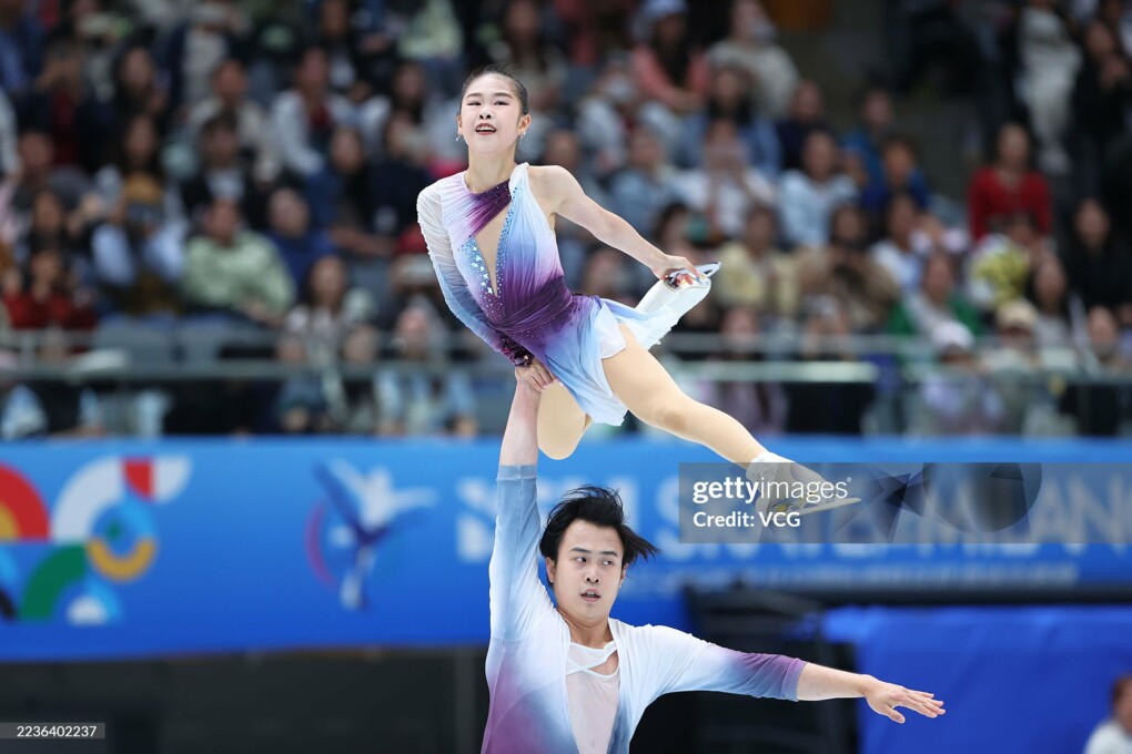 Цзясюань Чжан / Ихан Хуан