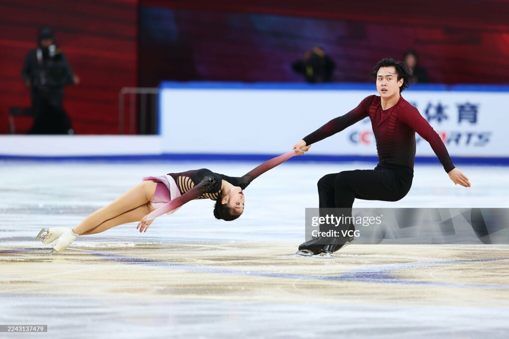 Цзясюань Чжан / Ихан Хуан