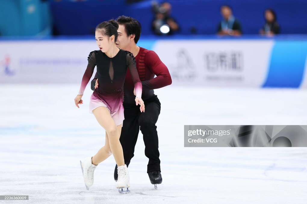 Цзясюань Чжан / Ихан Хуан